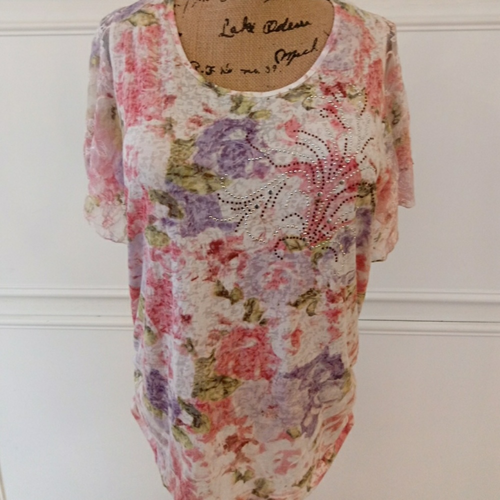 Floral flutter sleeve top